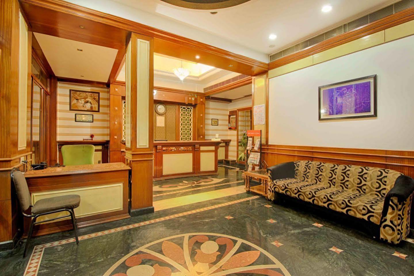 Parth Residency Hotel อาเมดาบัด ภายนอก รูปภาพ